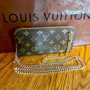Louis Vuitton Crossbody Zippy Wallet